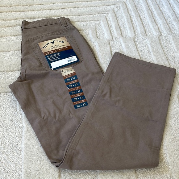 blue mountain Pants Blue Mountain Relaxed Fit Chinos Size 3x32